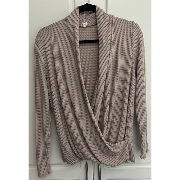 Lazy Sundays Waffle Knit Surplice Neckline Top Beige Size L - Picture 1 of 6